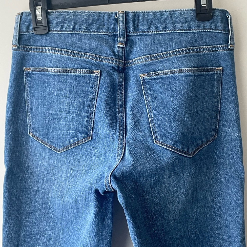 GAP Women's Classic Blue Straight Leg Jeans - Picture 7 of 10